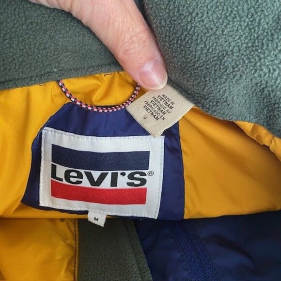 Levi's Stay Loose Oversized Puffer Down Vest Color block Men's Size Medium Retro - Picture 7 of 11